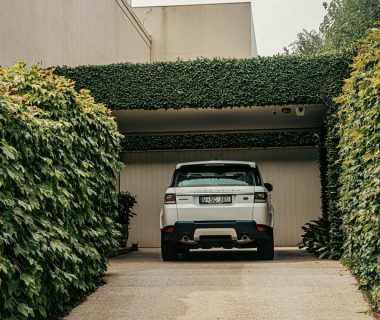 3 raisons de choisir un carport toit plat pour votre prochain projet