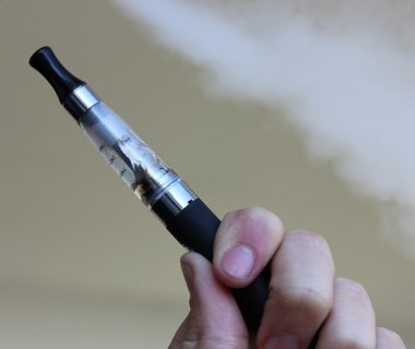 Première e-cigarette : quelques critères à prendre en compte